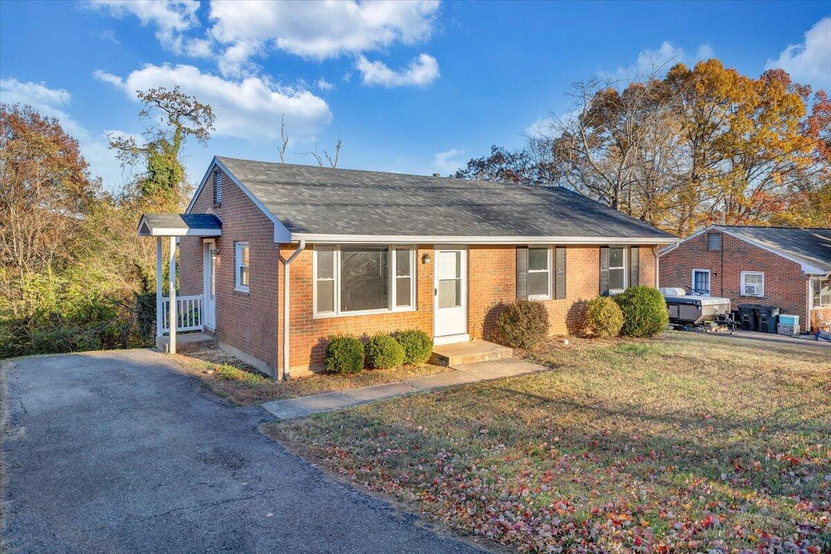 725 Ramada RD - Photo 5