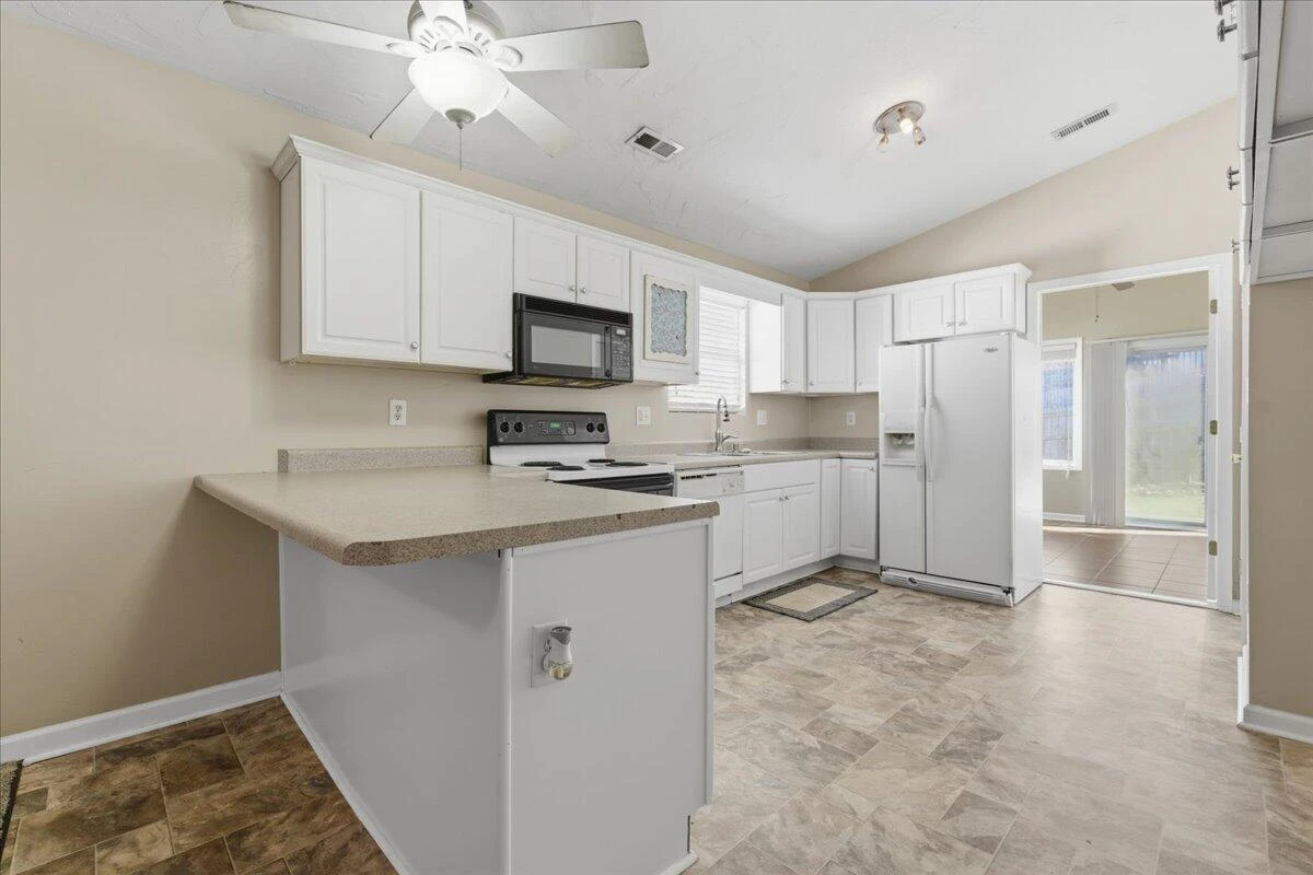 3760 Melcher ST - Photo 11