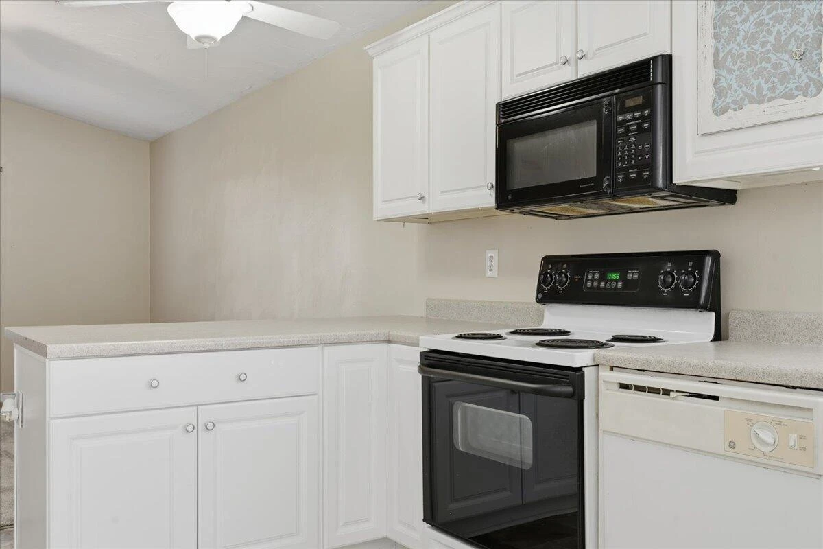 3760 Melcher ST - Photo 13