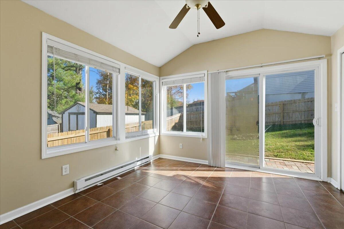 3760 Melcher ST - Photo 16