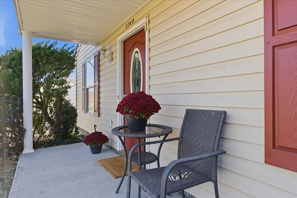 3760 Melcher ST - Photo 4