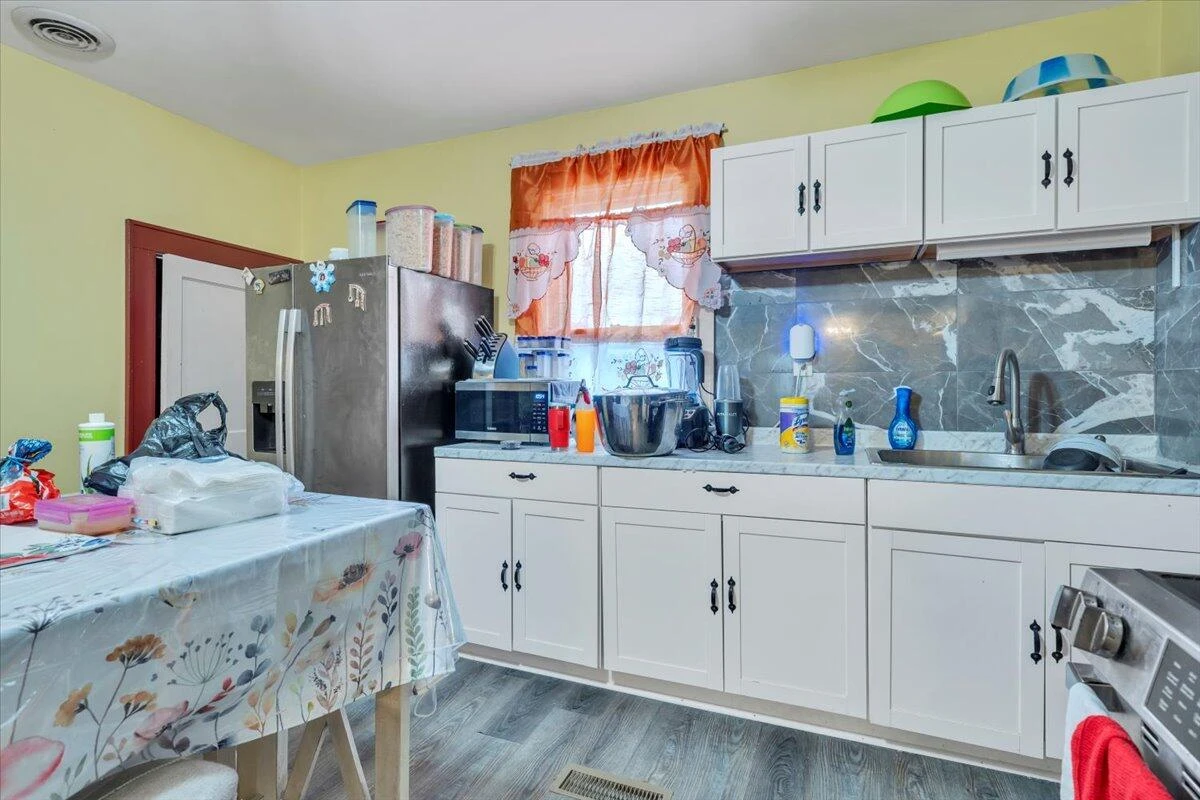 2836 Clifton ST - Photo 10
