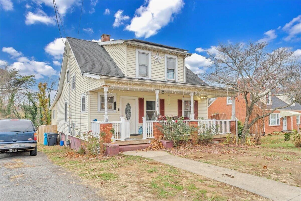 2836 Clifton ST - Photo 2