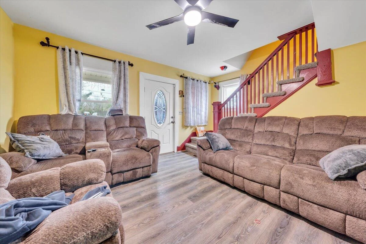 2836 Clifton ST - Photo 3