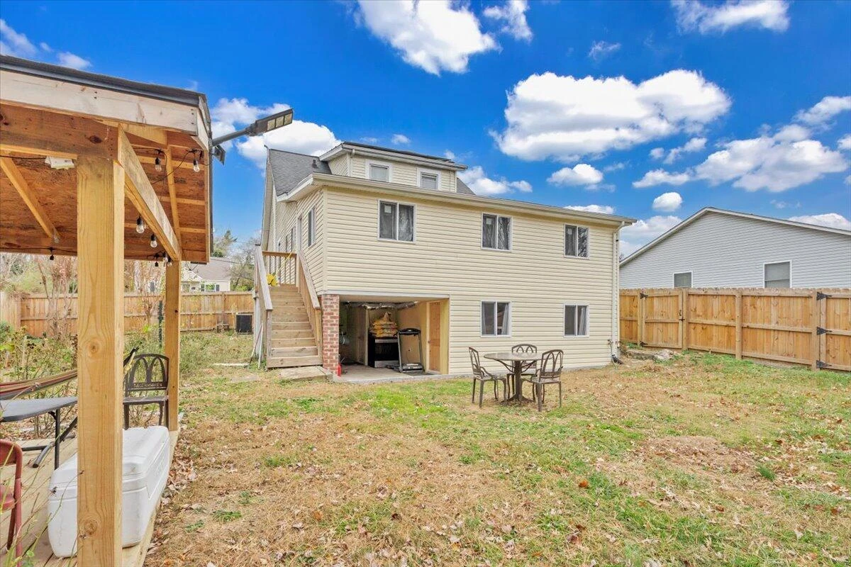 2836 Clifton ST - Photo 36