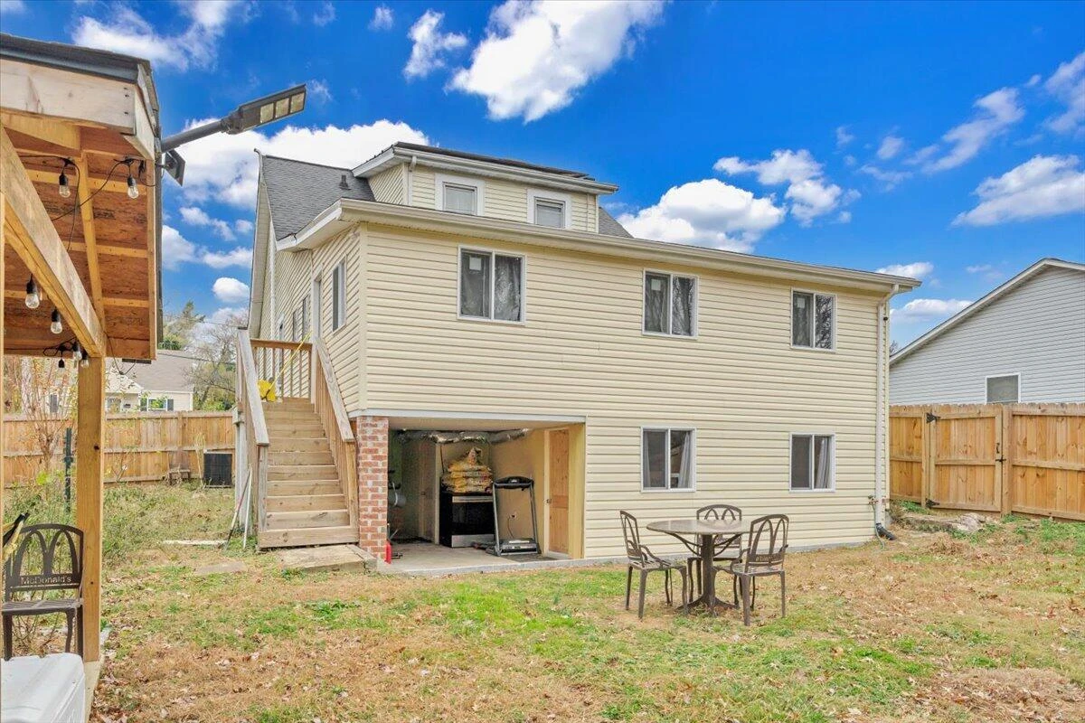2836 Clifton ST - Photo 37