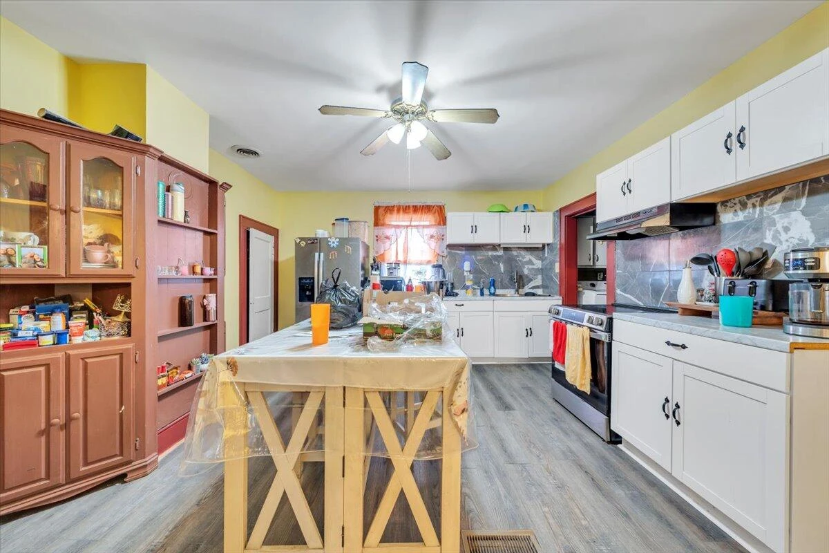 2836 Clifton ST - Photo 7