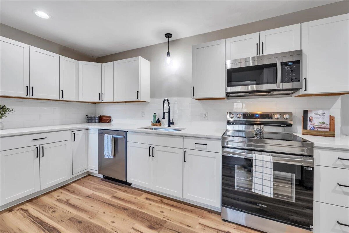 2206 Garstland DR - Photo 14