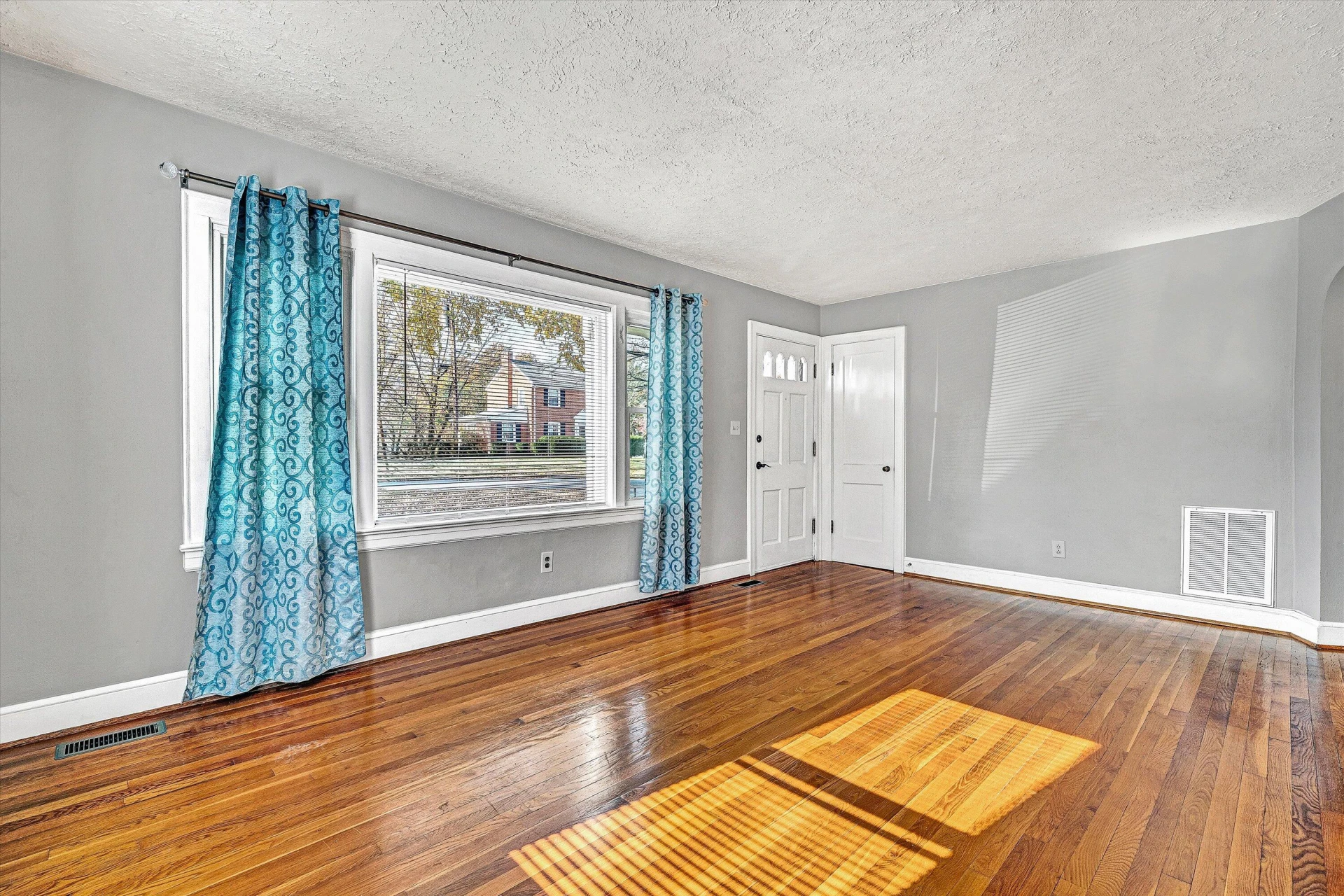 3227 Oliver RD - Photo 2
