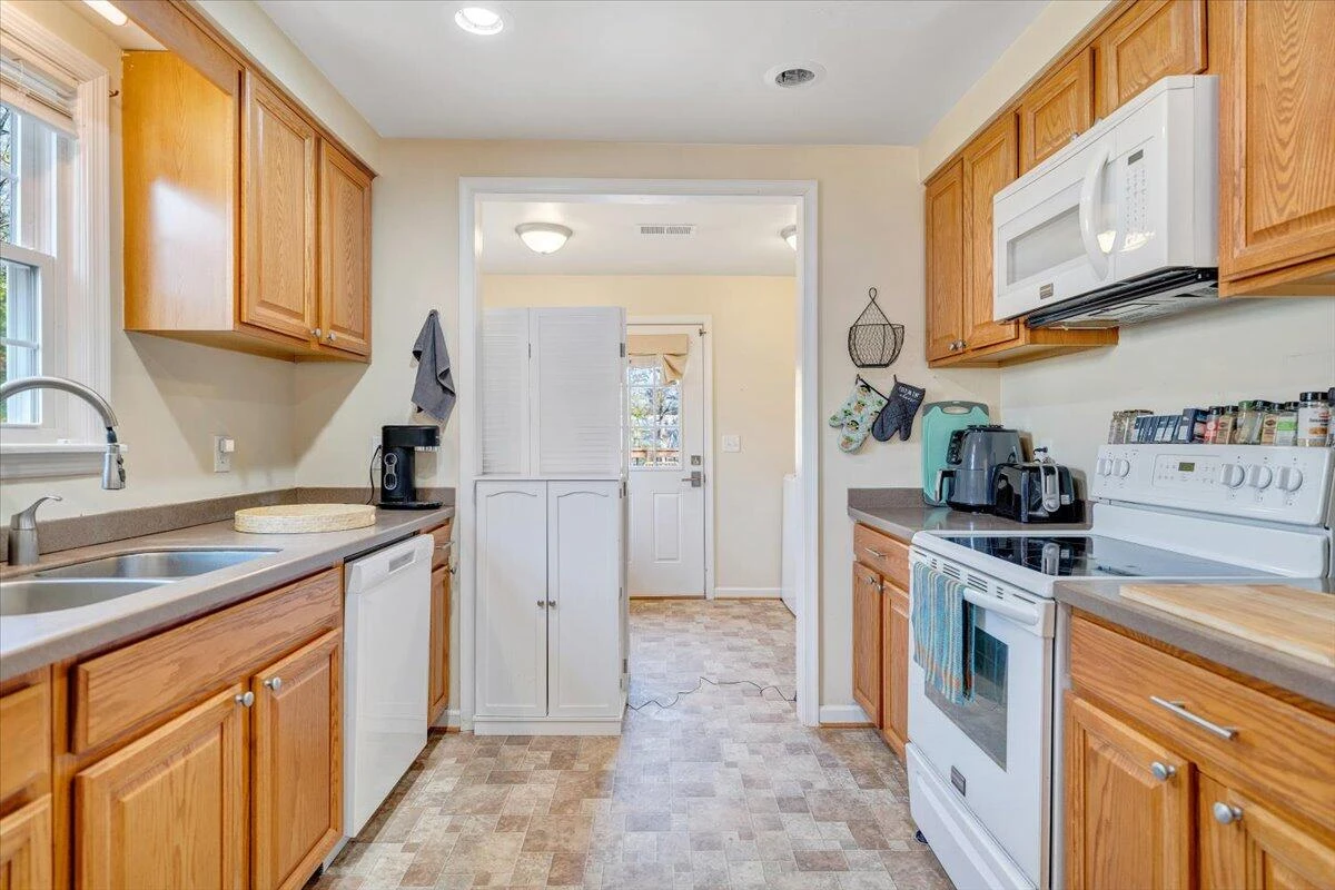 4915 Hildebrand RD - Photo 12