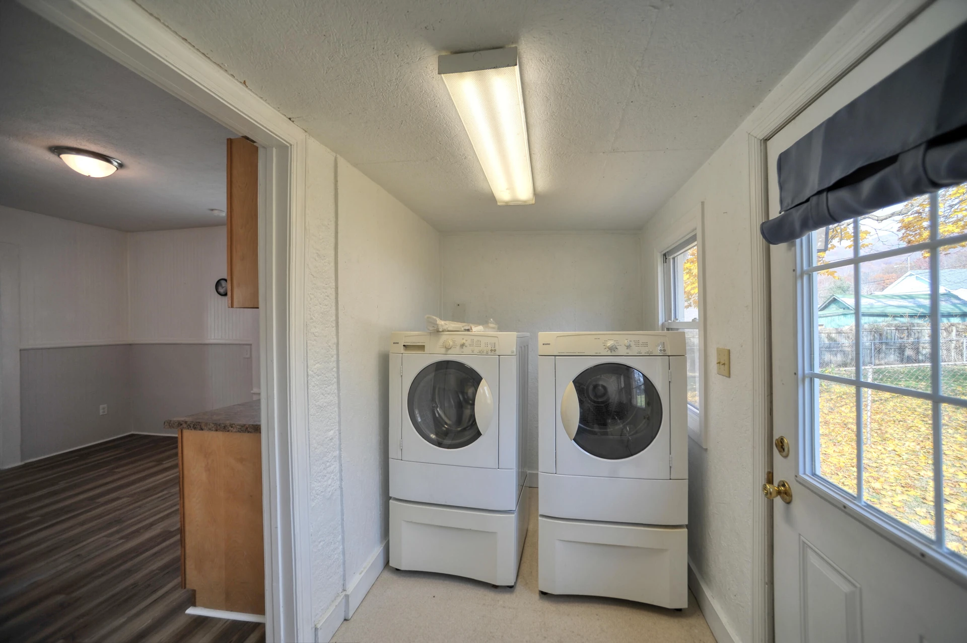 909 POCAHONTAS AVE - Photo 10