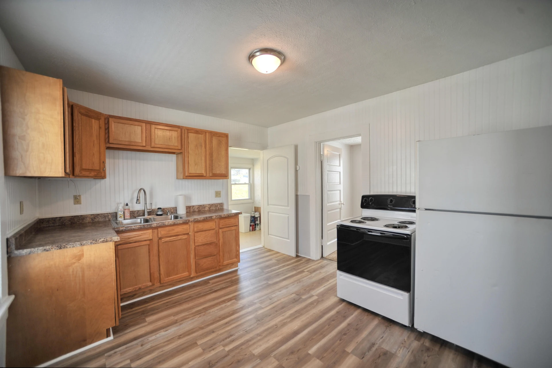 909 POCAHONTAS AVE - Photo 5