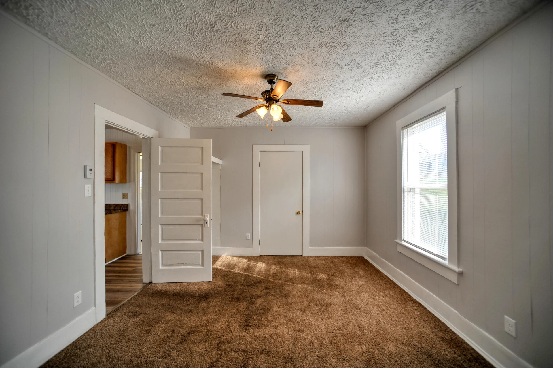 909 POCAHONTAS AVE - Photo 8