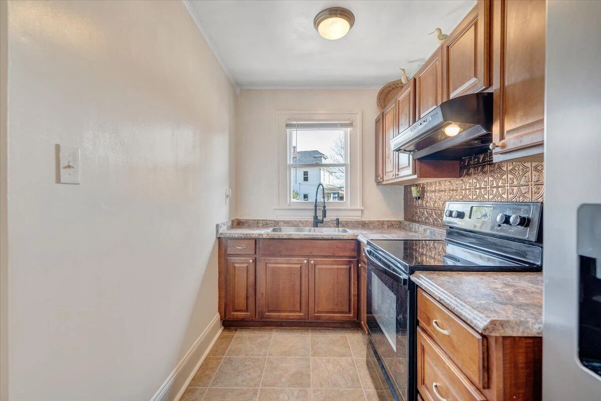 1105 Montrose AVE - Photo 19