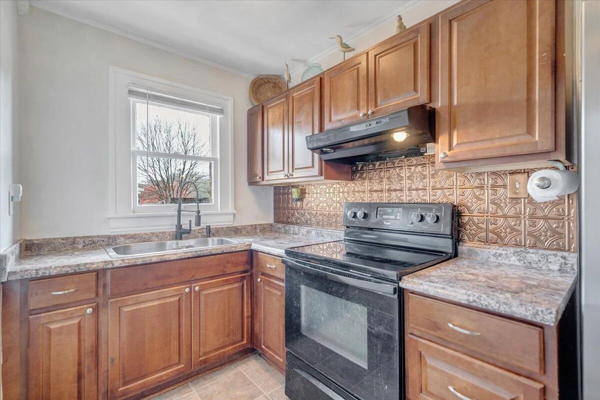 1105 Montrose AVE - Photo 21