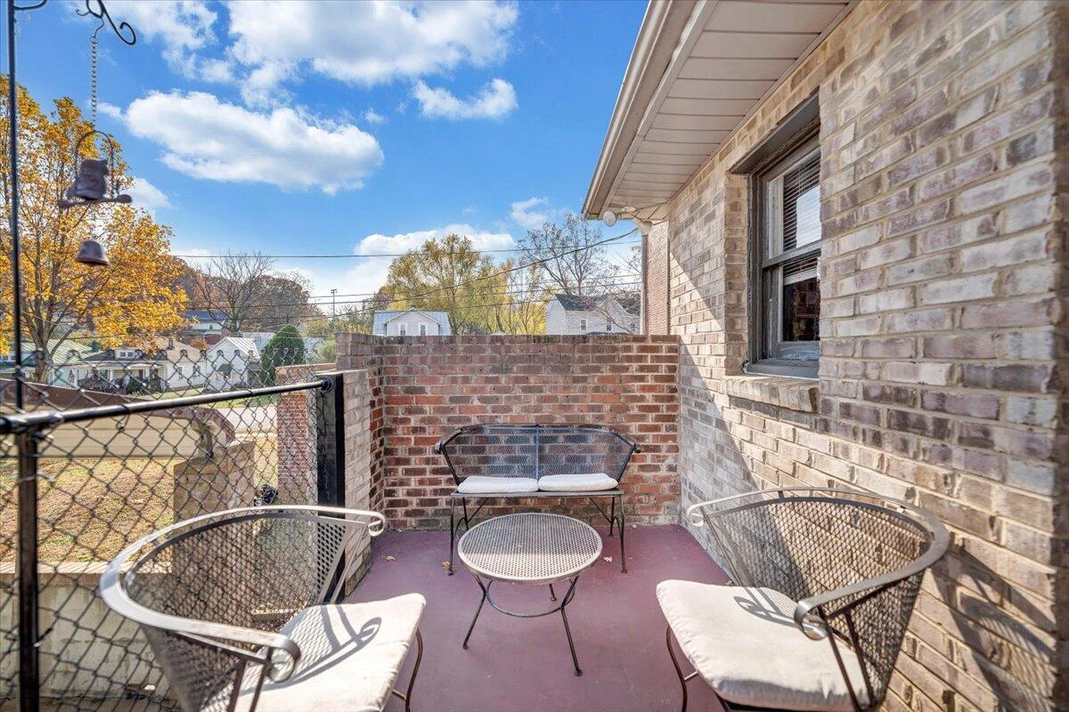 1105 Montrose AVE - Photo 31