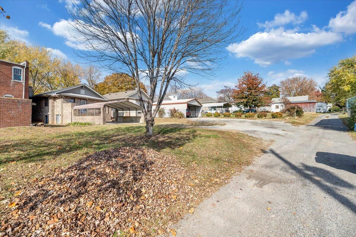 1105 Montrose AVE - Photo 39