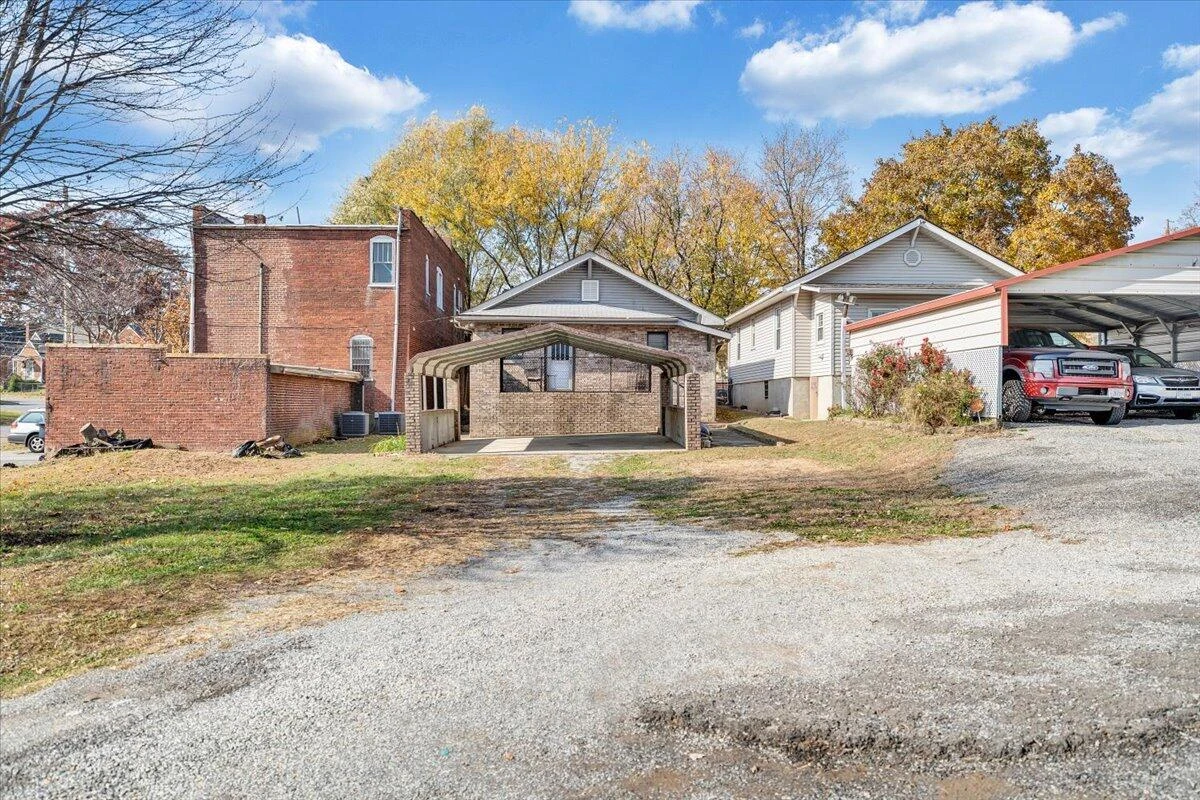 1105 Montrose AVE - Photo 40
