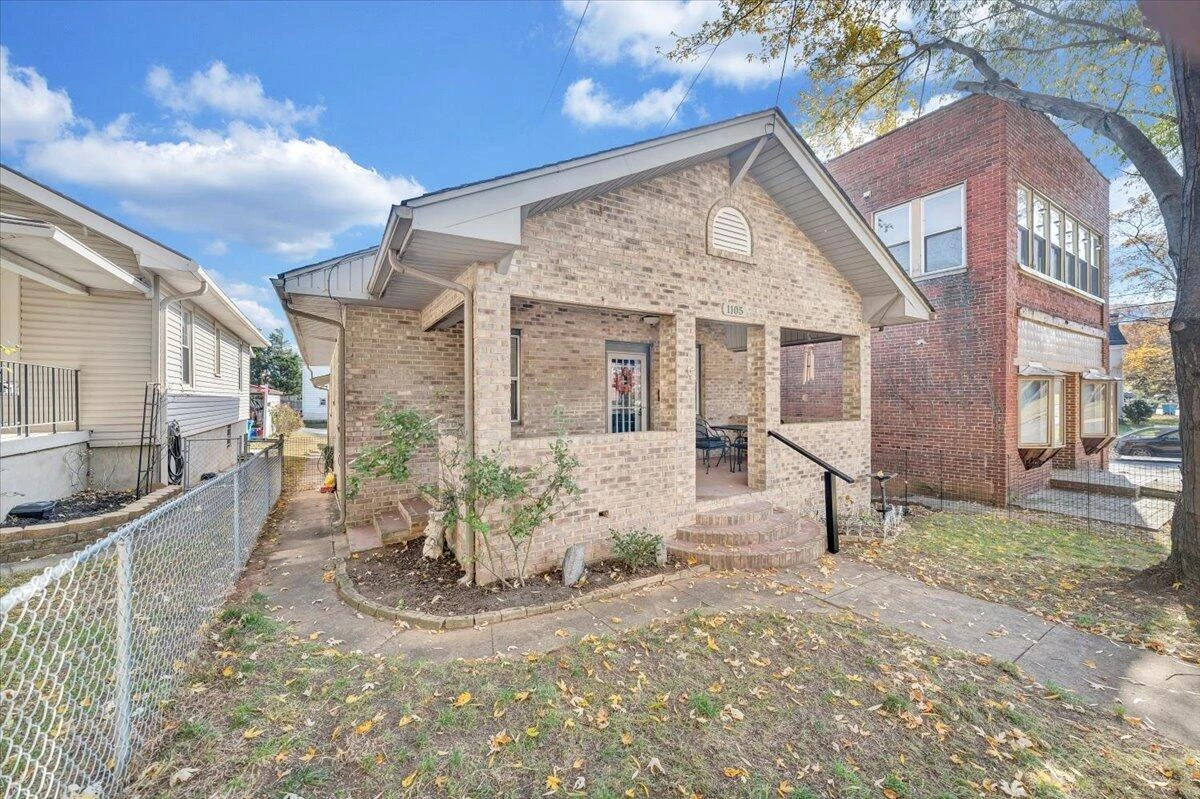 1105 Montrose AVE - Photo 43