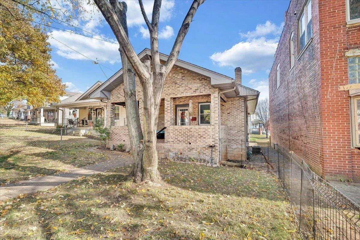 1105 Montrose AVE - Photo 47