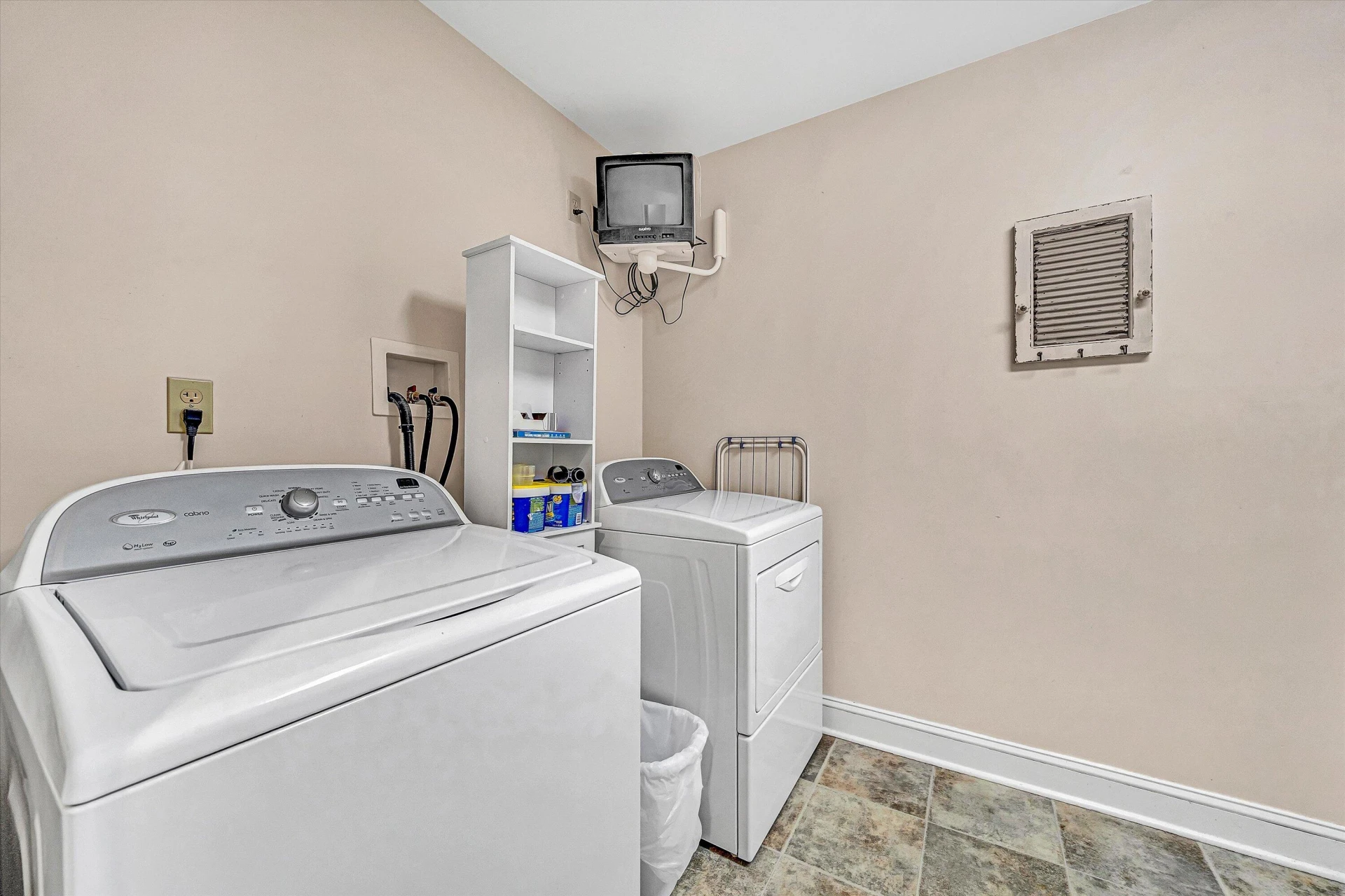 1039 Clearfield RD - Photo 21