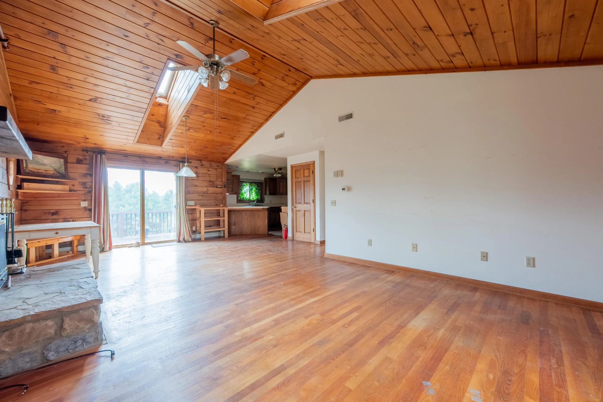 528 Falling Branch RD - Photo 22