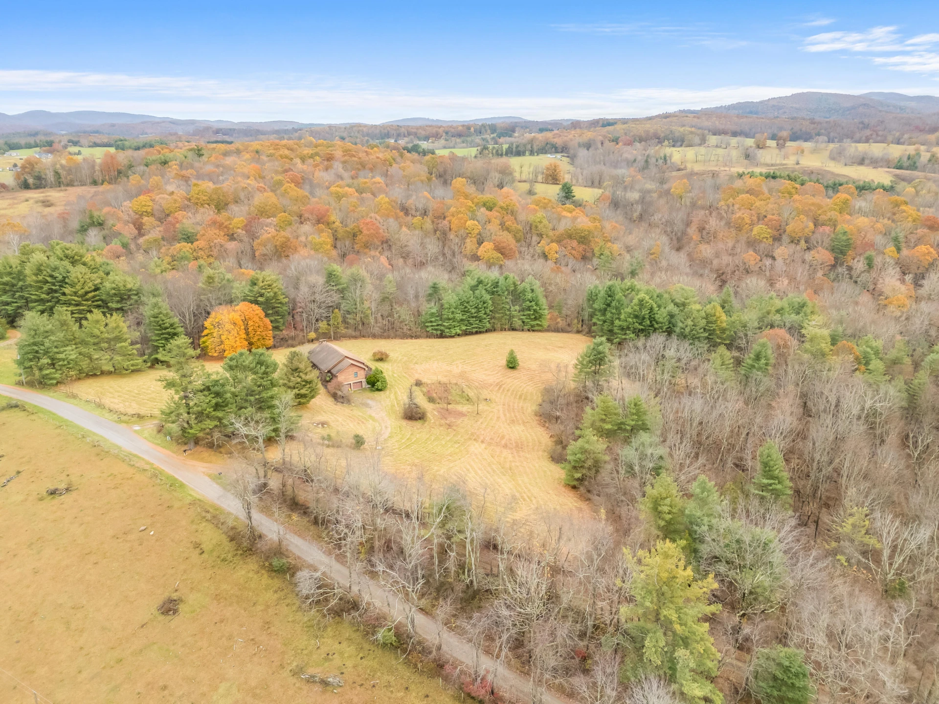 528 Falling Branch RD - Photo 89