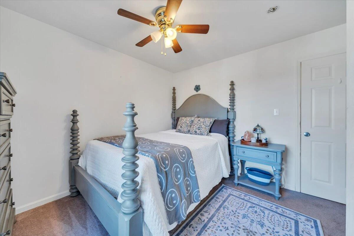 232 Eugene DR - Photo 22