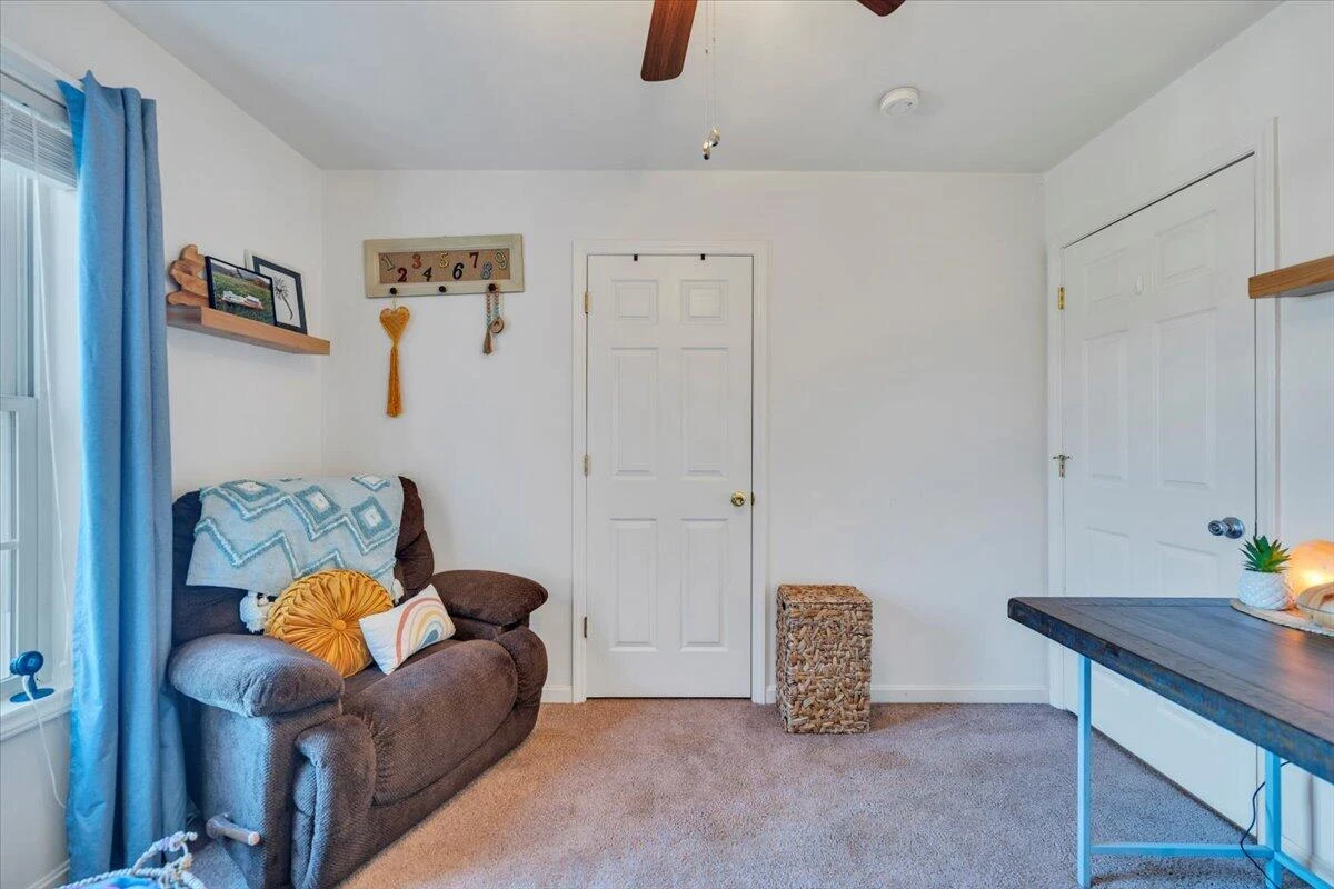 232 Eugene DR - Photo 24