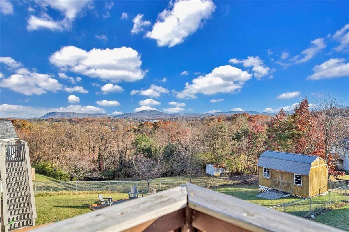 232 Eugene DR - Photo 33