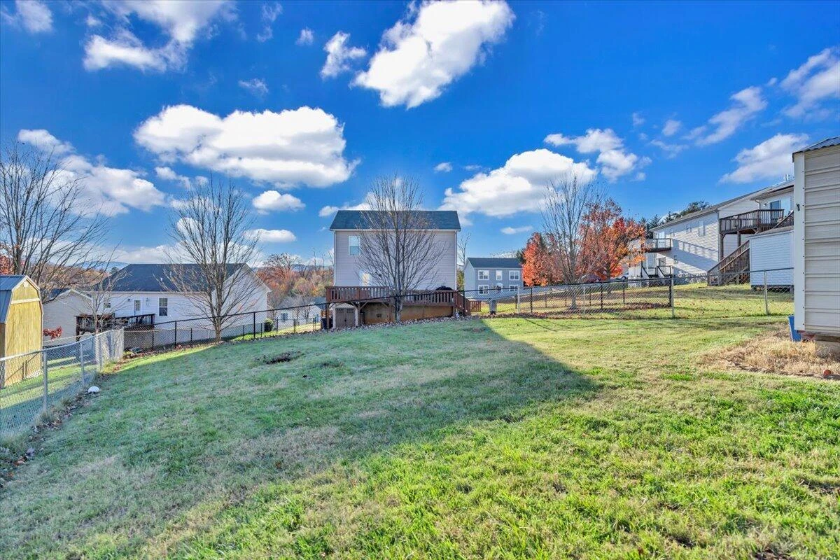 232 Eugene DR - Photo 35