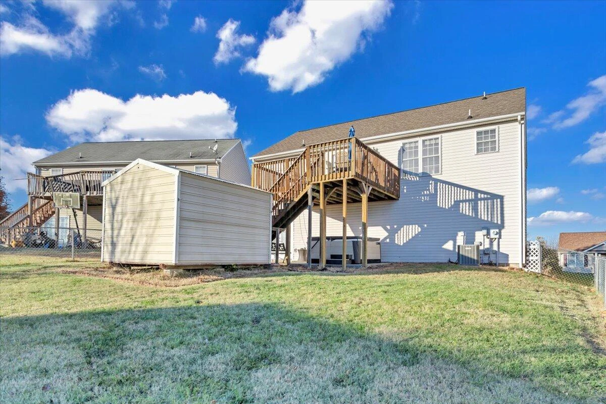 232 Eugene DR - Photo 37