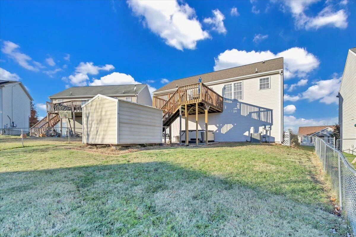 232 Eugene DR - Photo 38