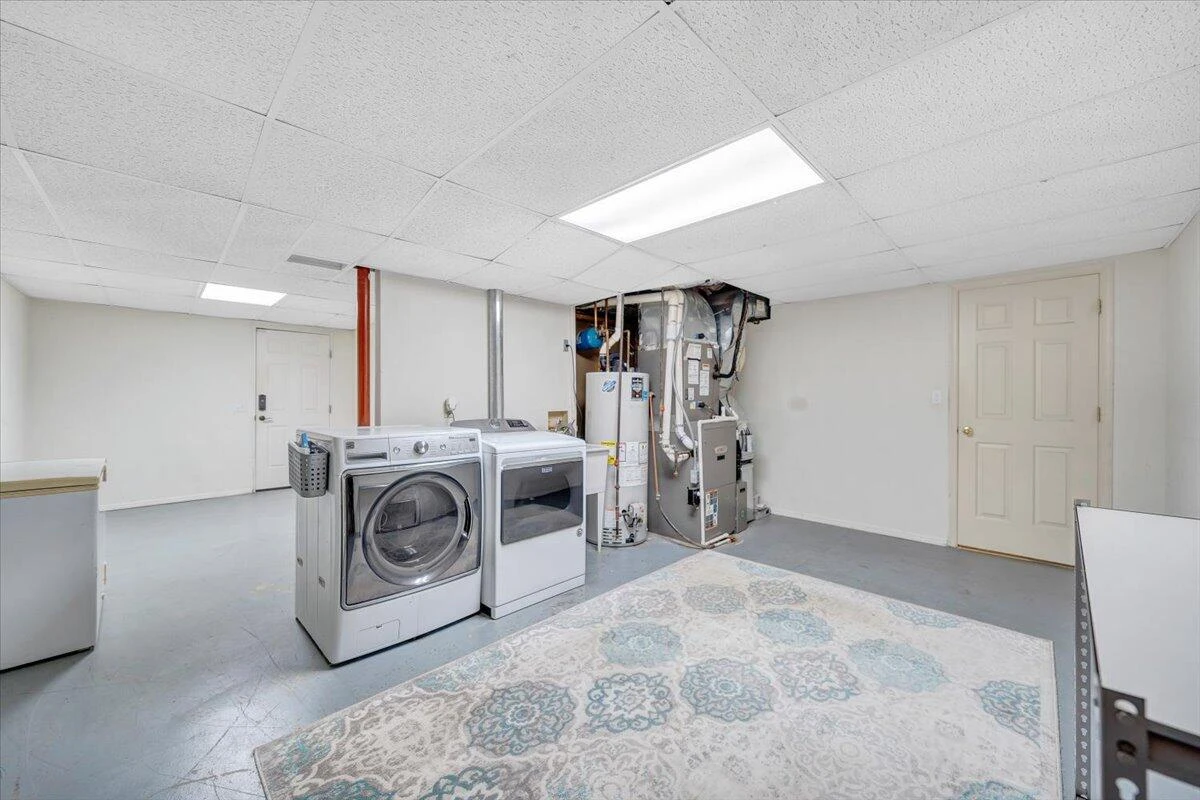 4715 Ivy Green CT - Photo 36