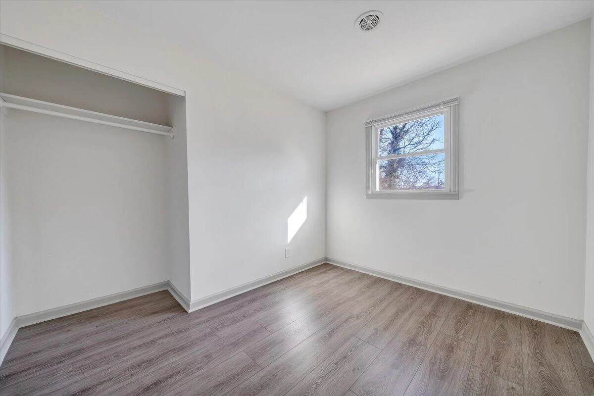 923 Morehead AVE - Photo 10
