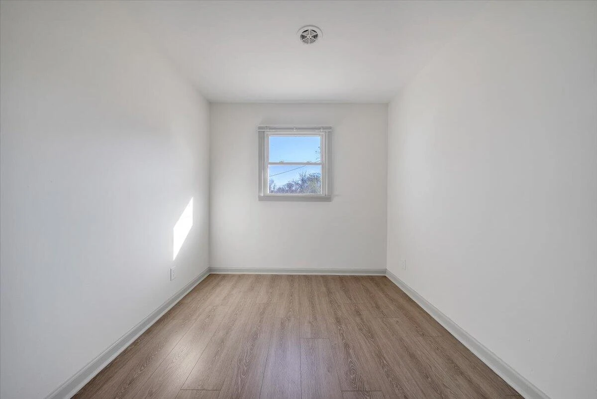 923 Morehead AVE - Photo 11