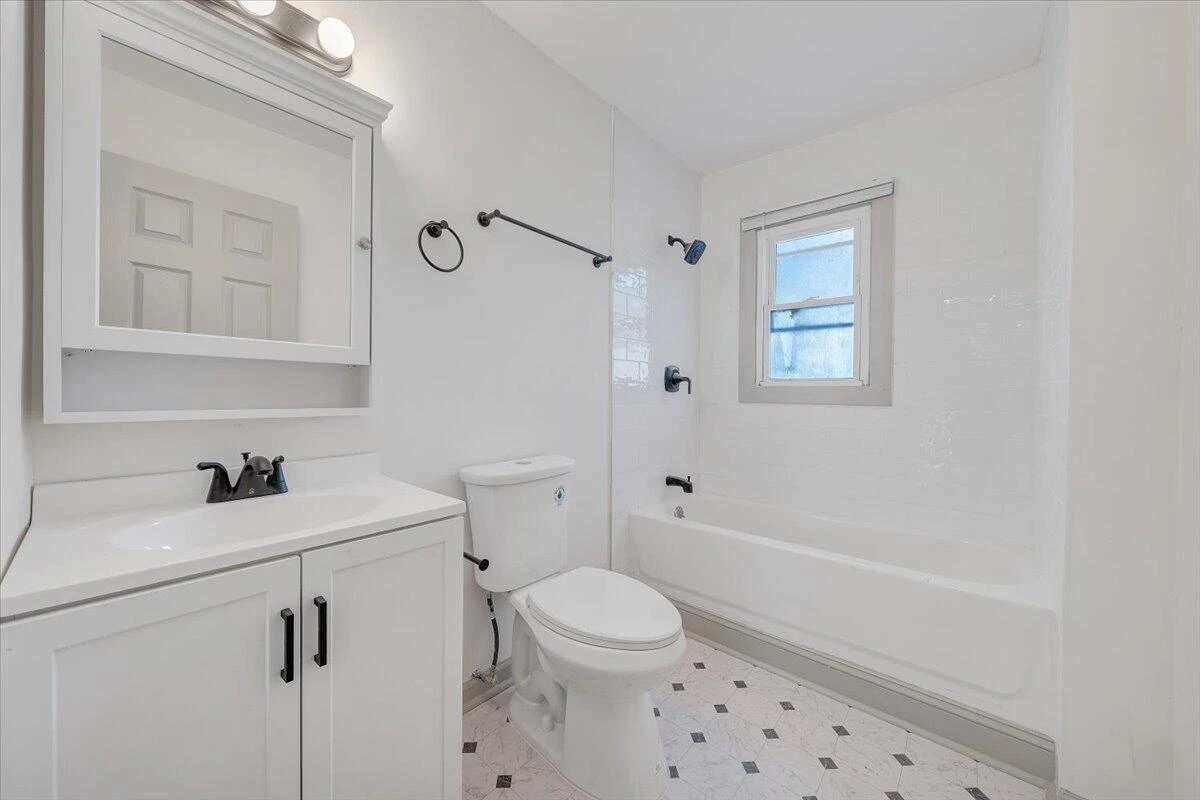 923 Morehead AVE - Photo 12