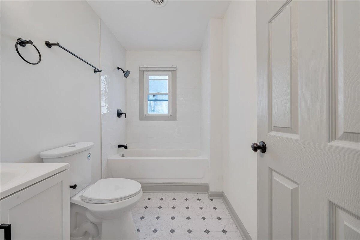 923 Morehead AVE - Photo 13