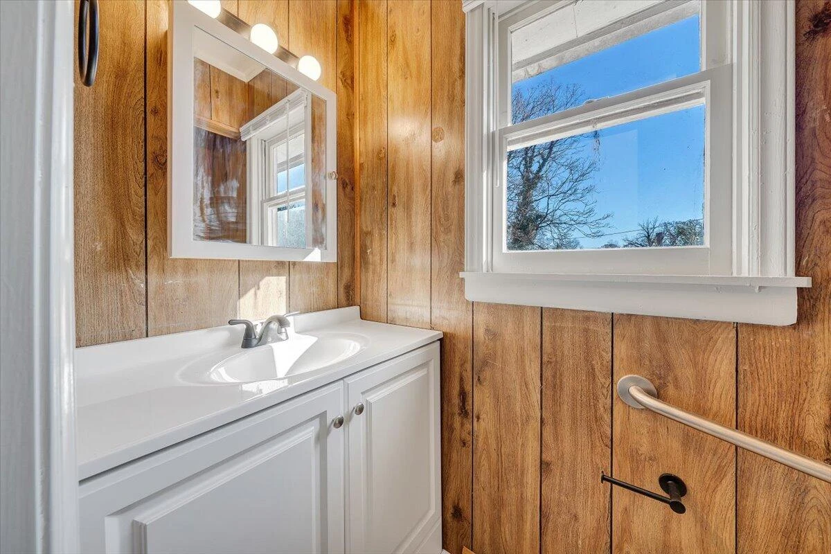 923 Morehead AVE - Photo 16