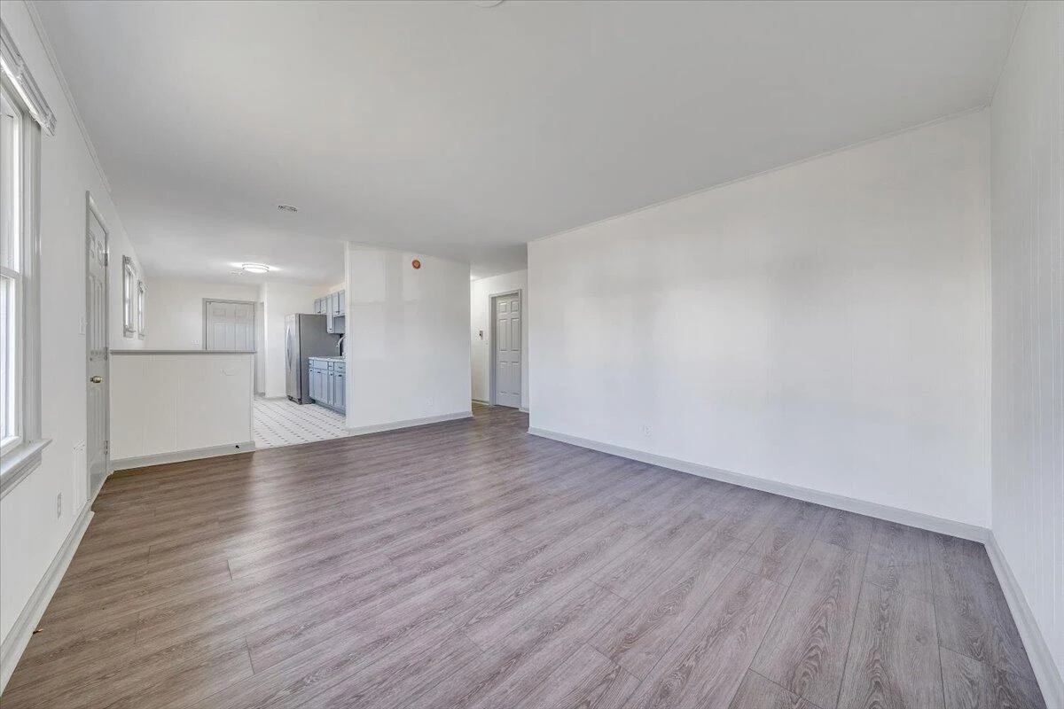 923 Morehead AVE - Photo 3