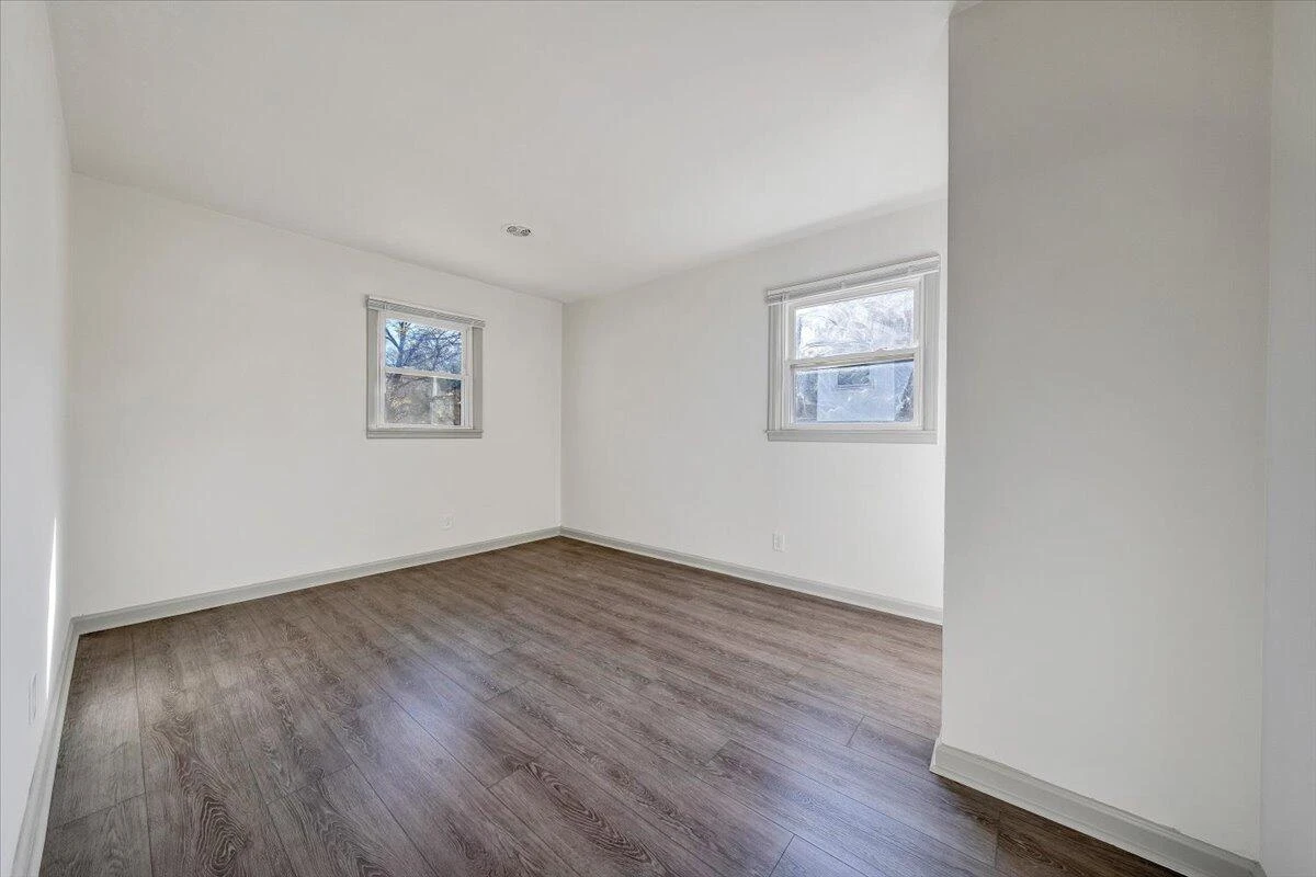 923 Morehead AVE - Photo 8