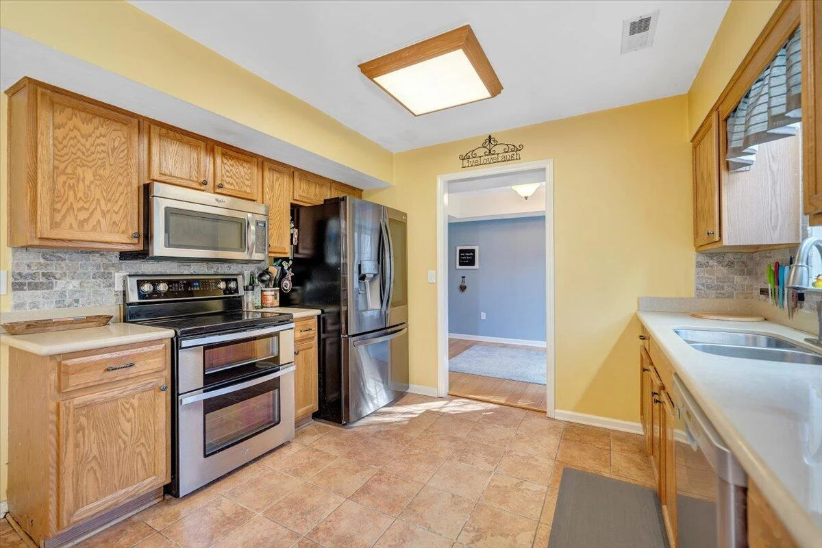 6124 Carolina TRL - Photo 13