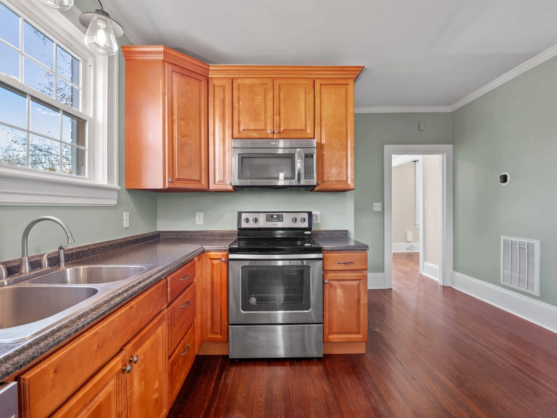1005 Howbert AVE - Photo 23
