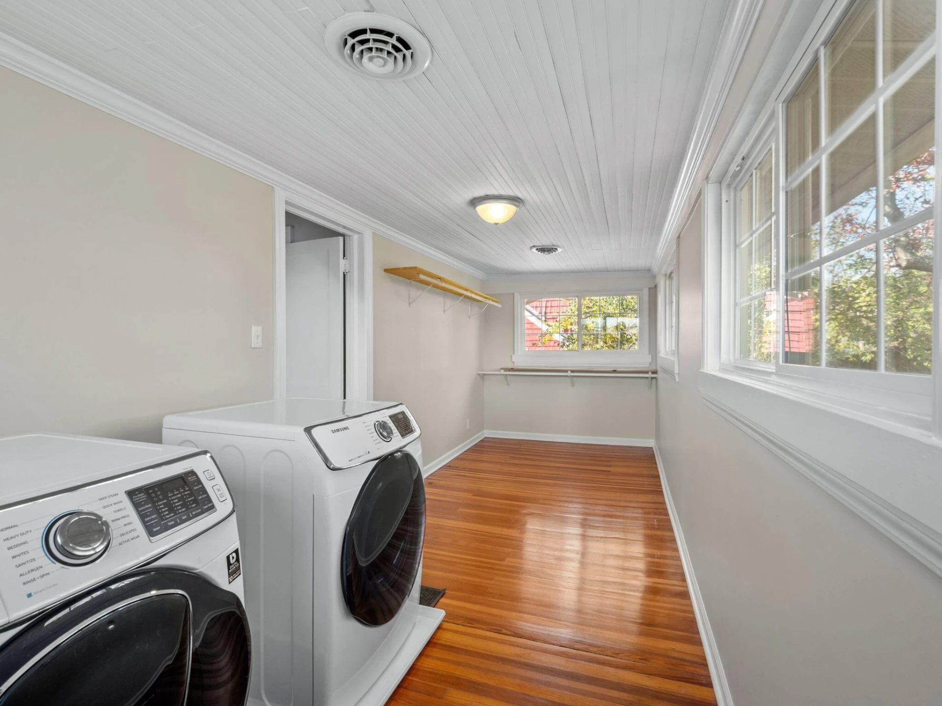 1005 Howbert AVE - Photo 29