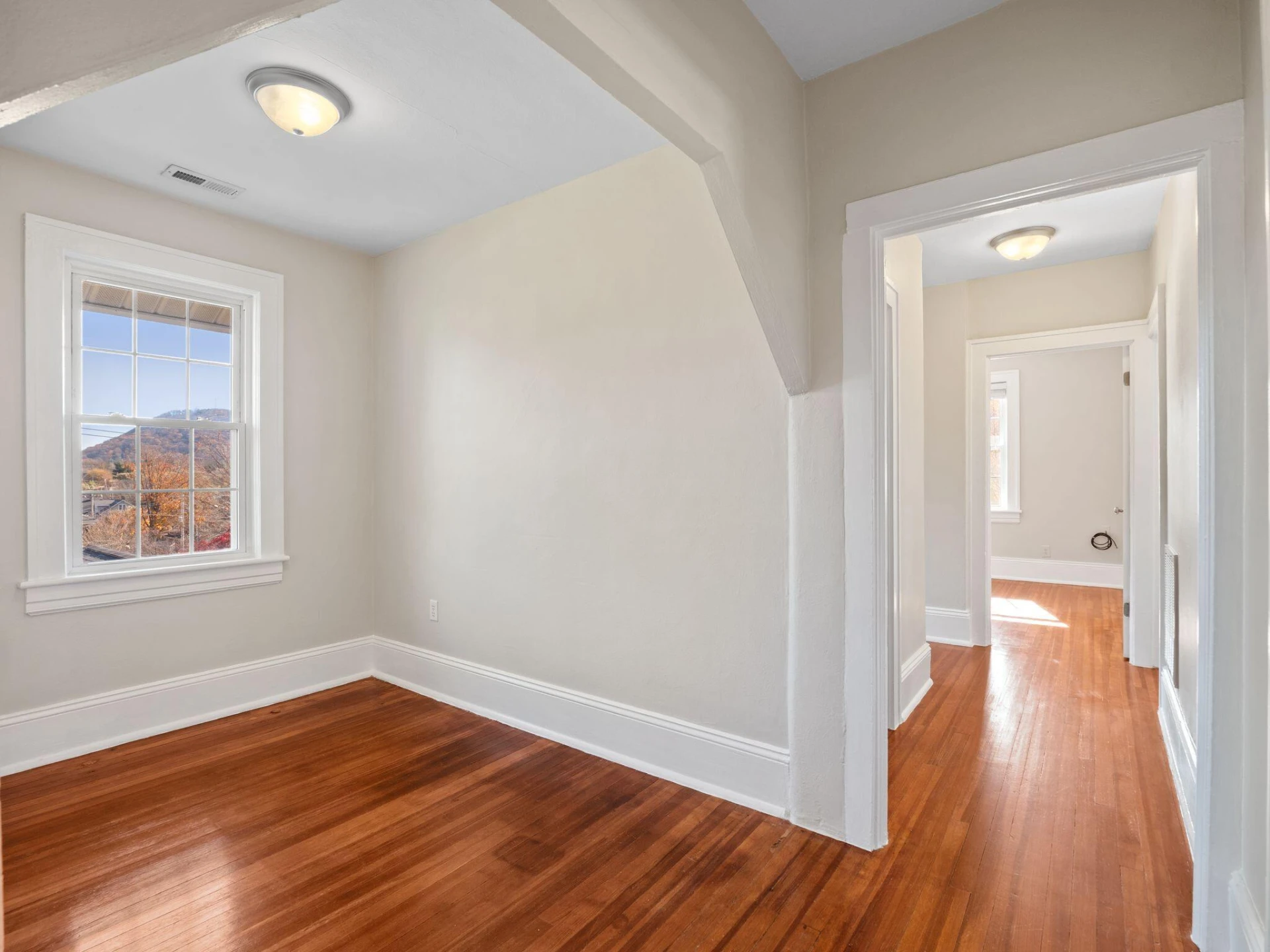 1005 Howbert AVE - Photo 31
