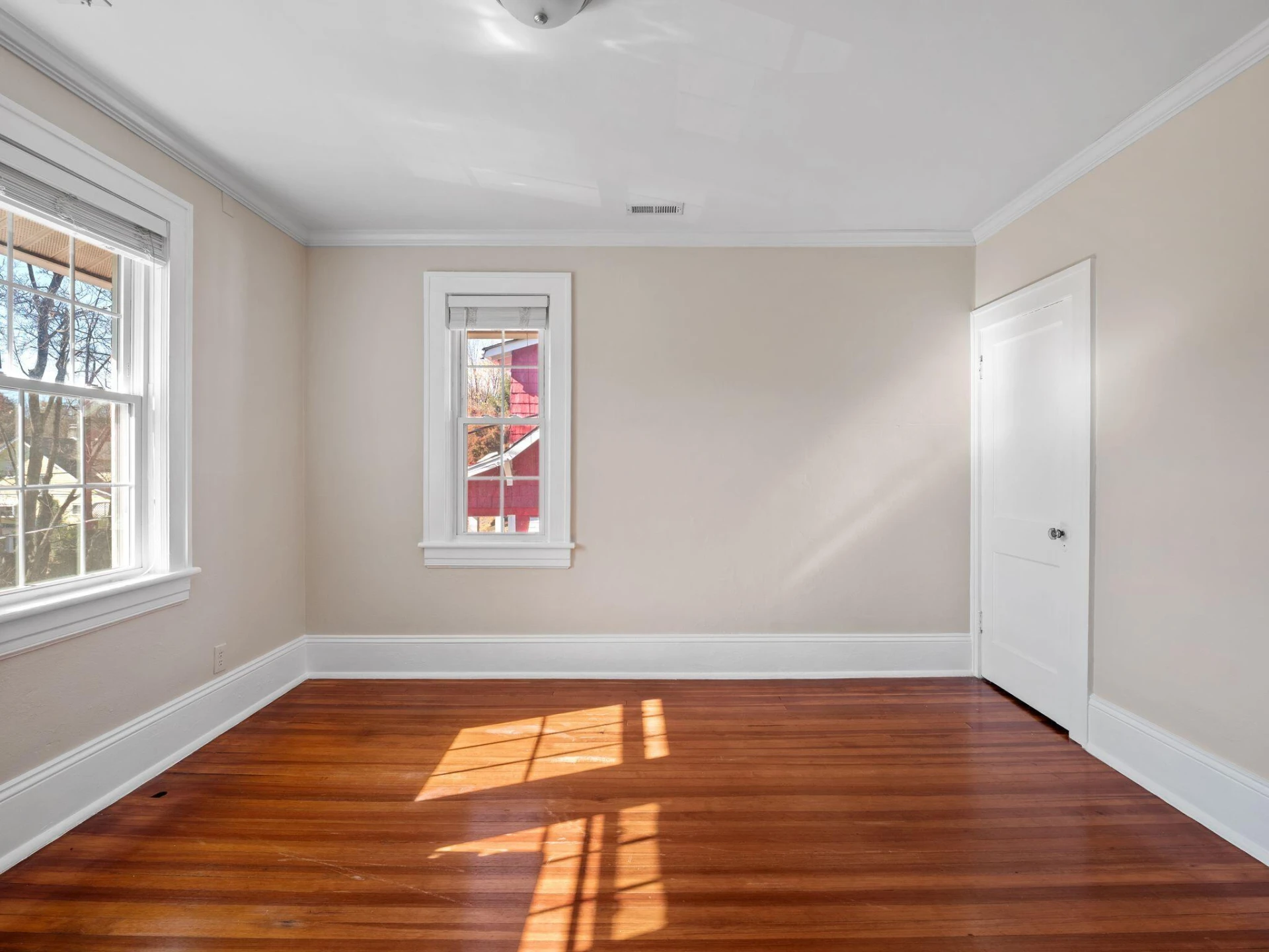 1005 Howbert AVE - Photo 33