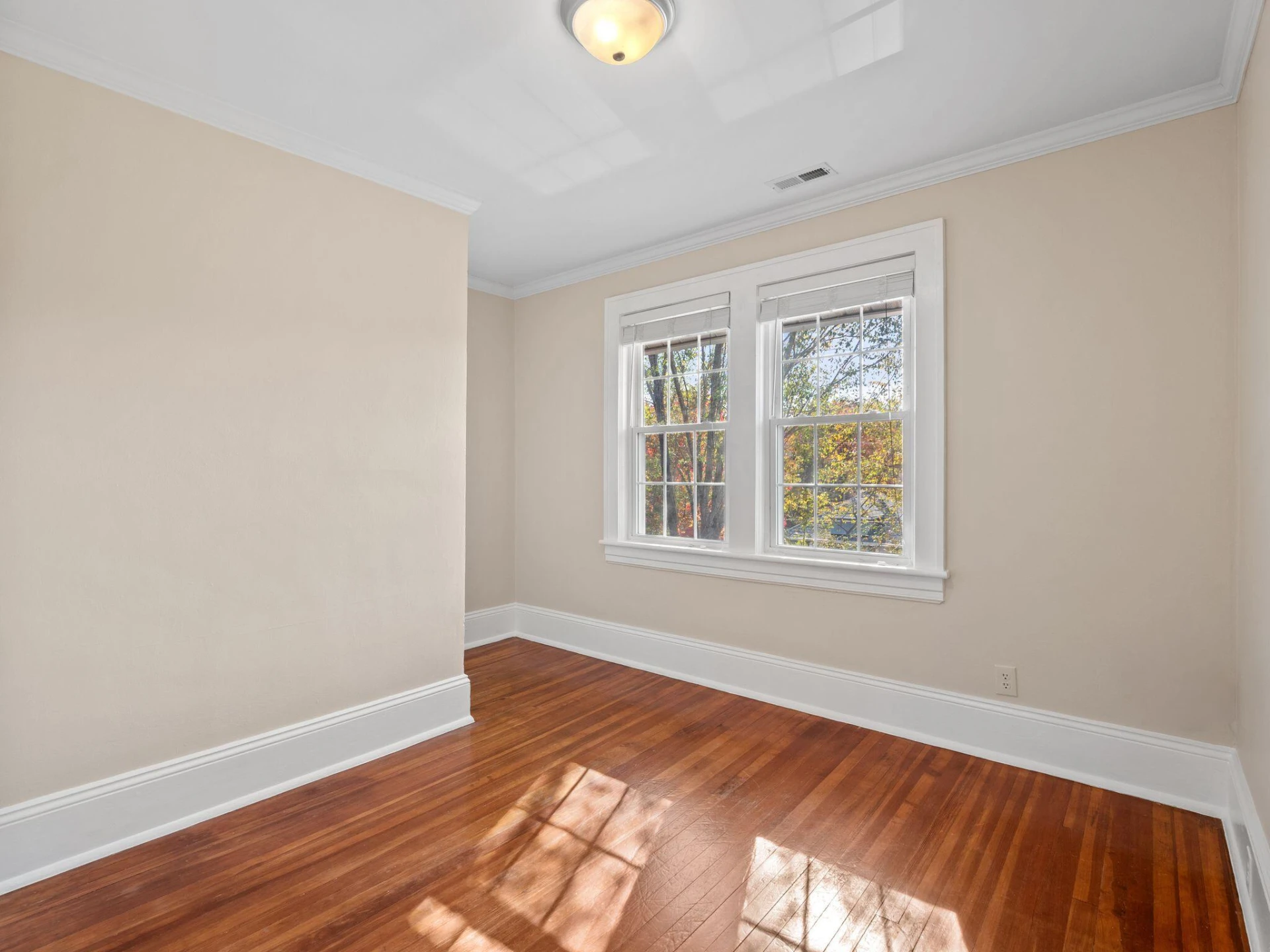 1005 Howbert AVE - Photo 36