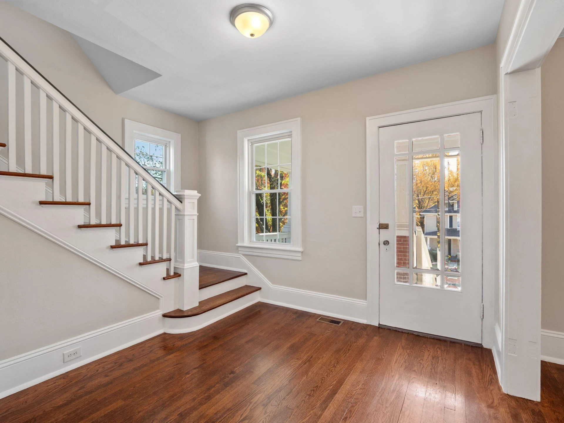 1005 Howbert AVE - Photo 9
