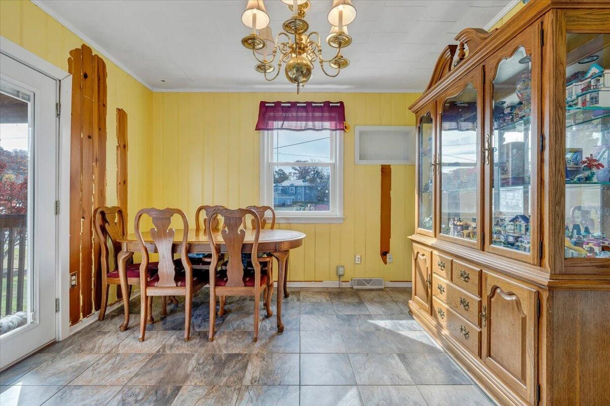 3116 Spring RD - Photo 5