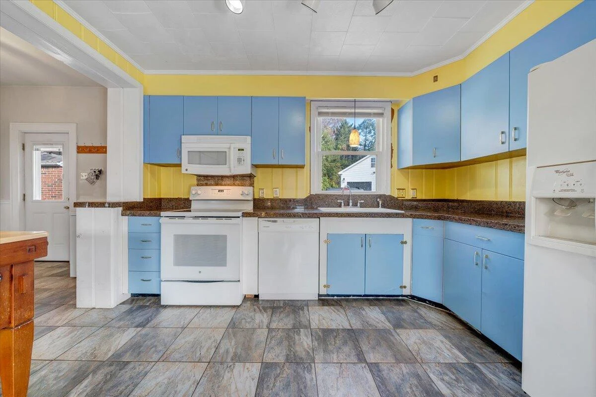 3116 Spring RD - Photo 6